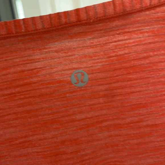Lulu lemon tee - Picture 2 of 2